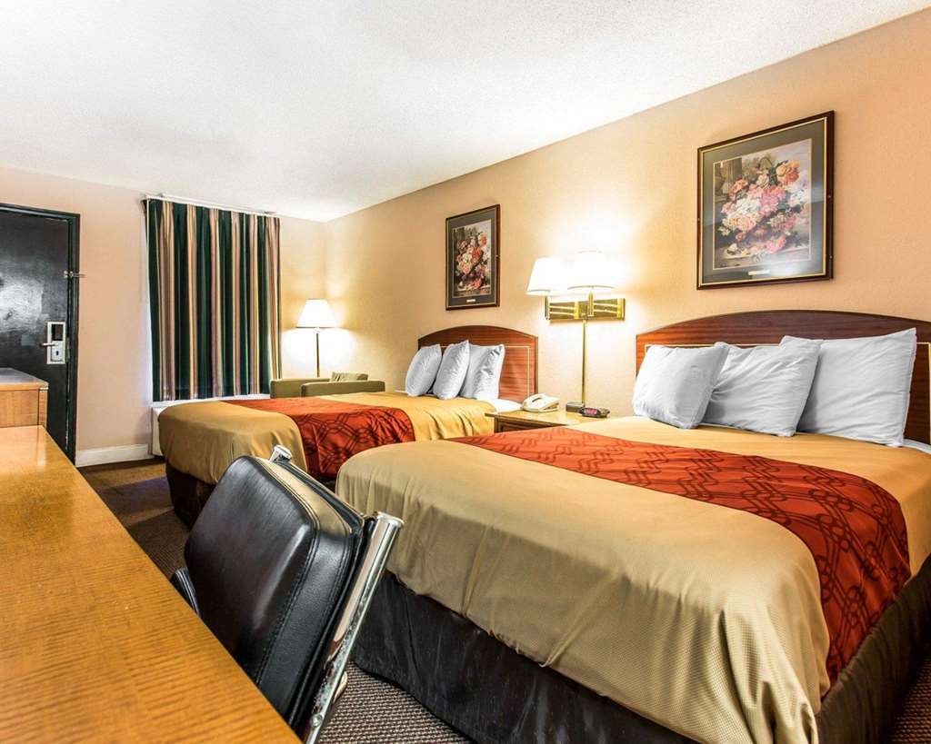 Econo Lodge Decatur Room photo